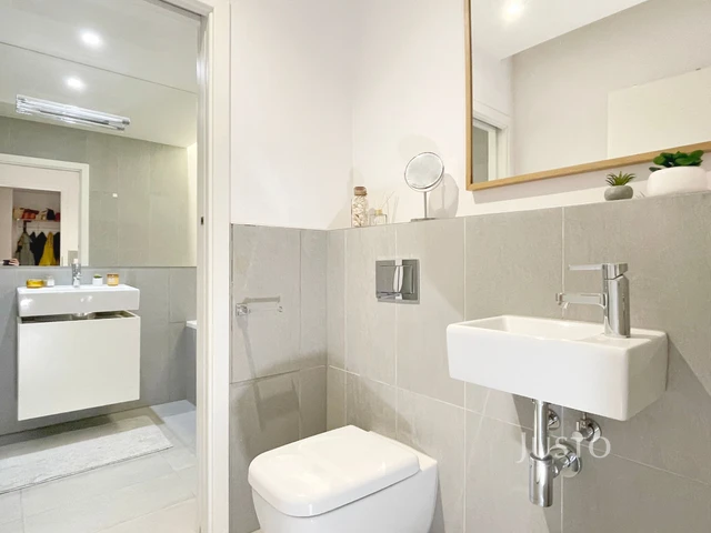 Prodej 2+kk 53 m² + parkování