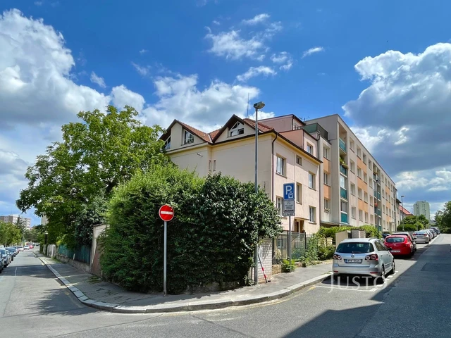 Prodej 4+1 72 m² + terasa 3 m² + lodžie 9 m²