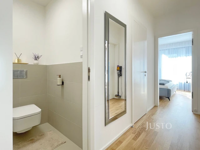 Prodej 2+kk 53 m² + zahrádka 19 m² + terasa 29 m² + parkování