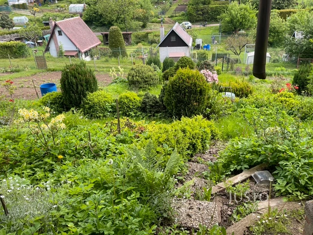 Prodej chaty 12 m² s pozemkem 400 m²