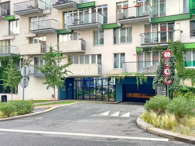 Prodej 2+kk 53 m² + parkování