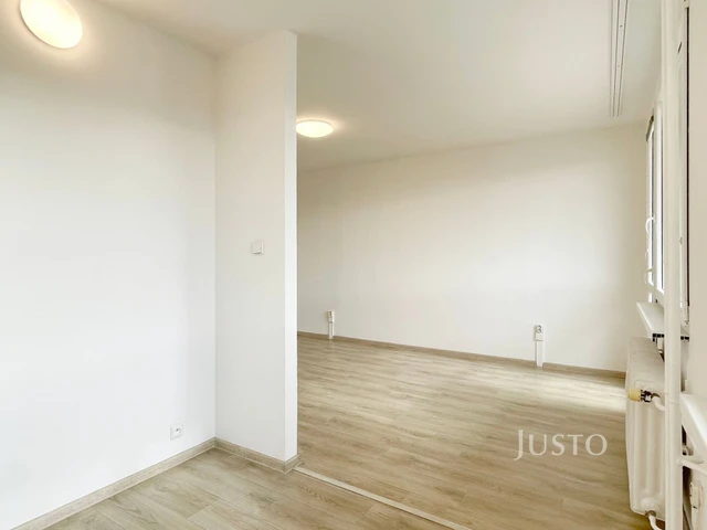 Pronájem 1+1 39 m² + lodžie 6 m²
