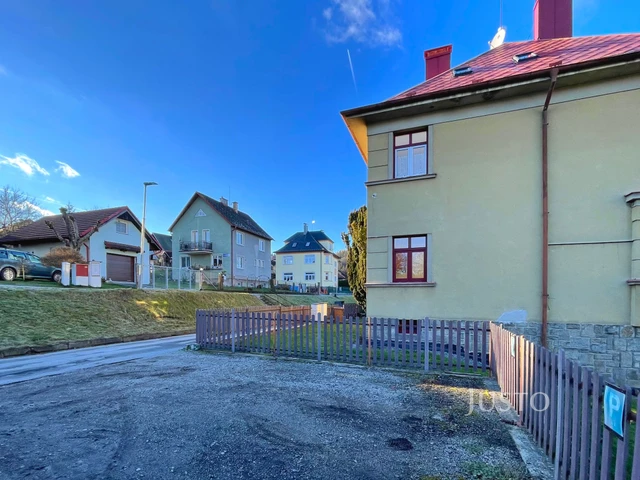 Prodej 2+1 55 m² + parkování