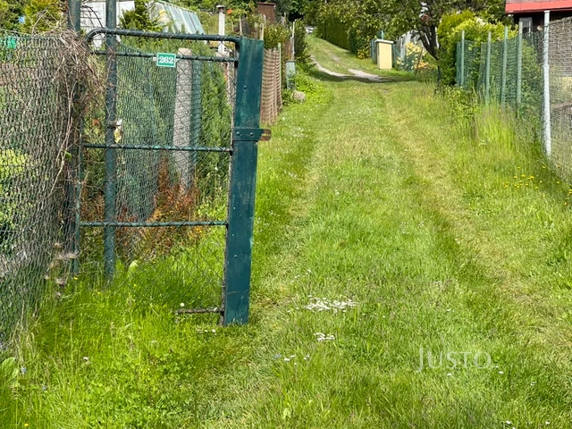 Prodej chaty 12 m² s pozemkem 400 m²