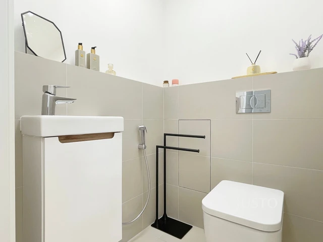 Prodej 2+kk 53 m² + zahrádka 19 m² + terasa 29 m² + parkování