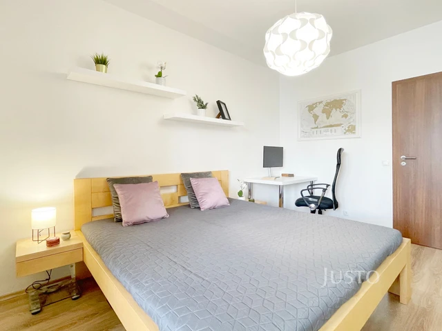 Prodej 3+kk 82 m² + lodžie 3 m² + balkón 3 m² + garáž
