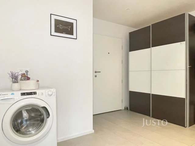 Prodej 2+kk 53 m² + parkování