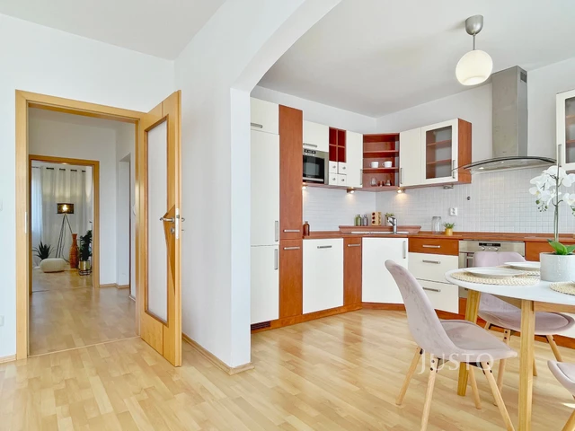 Prodej 4+kk 78 m² + balkón 2 m² + parkování