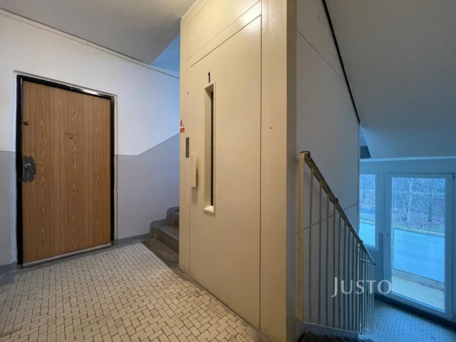 Pronájem 2+1 63 m² + balkón 5 m²