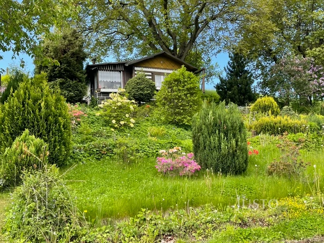 Prodej chaty 12 m² s pozemkem 400 m²