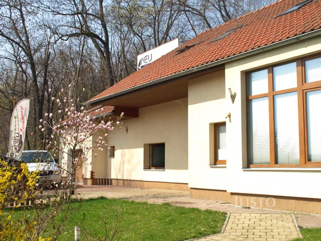 Prodej rodinného domu 250 m² s pozemkem 1168 m²