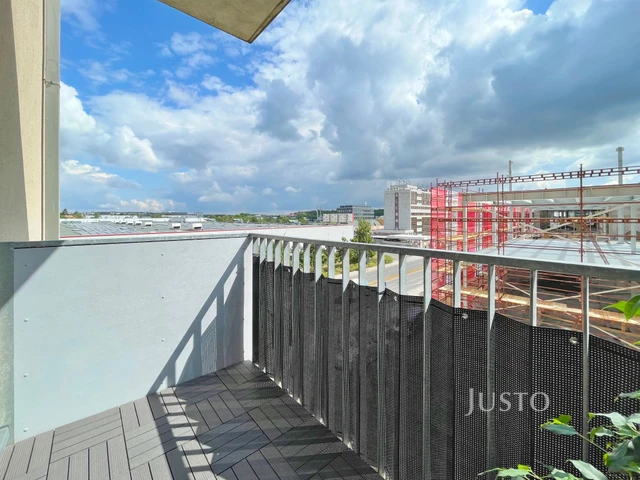 Prodej 3+kk 82 m² + lodžie 3 m² + balkón 3 m² + garáž