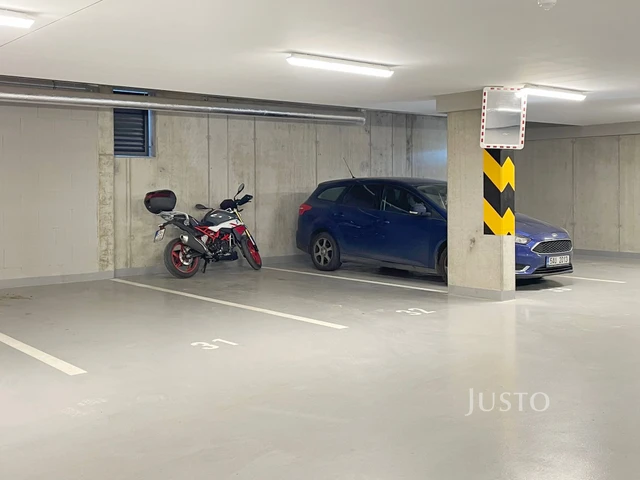 Prodej 2+kk 53 m² + zahrádka 19 m² + terasa 29 m² + parkování