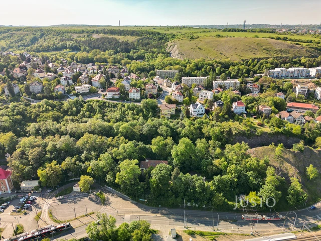 Prodej kanceláří 250 m² s pozemkem 1168 m²