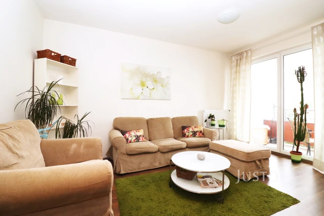 Pronájem 2+kk 59 m² + terasa 7 m² + parkování