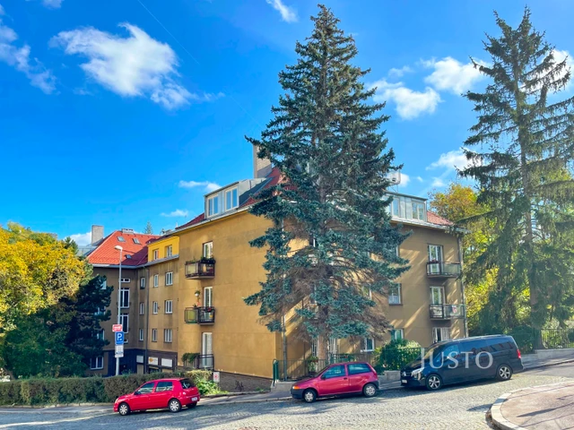 Prodej 2+1 54 m² + parkování