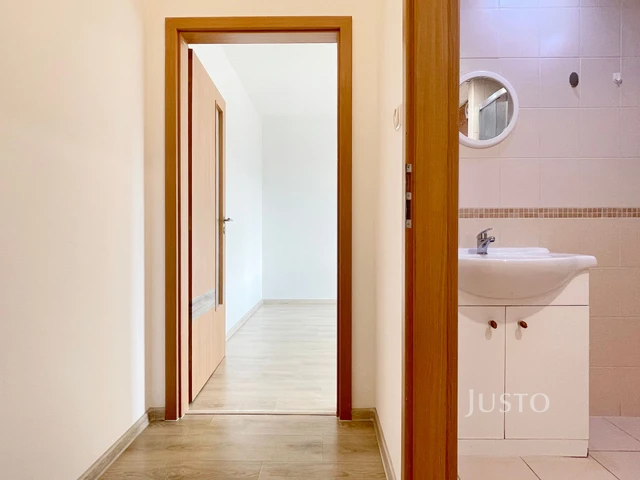 Pronájem 1+1 39 m² + lodžie 6 m²