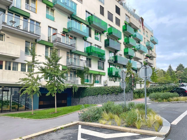 Prodej 2+kk 53 m² + parkování