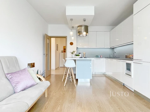 Prodej 3+kk 69 m² + balkón 6 m² + parkování