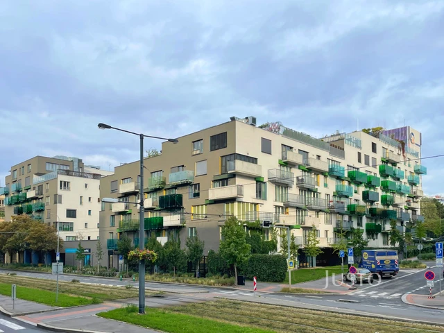 Prodej 2+kk 53 m² + parkování