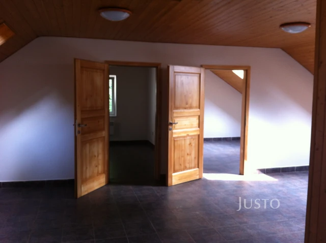 Prodej kanceláří 250 m² s pozemkem 1168 m²