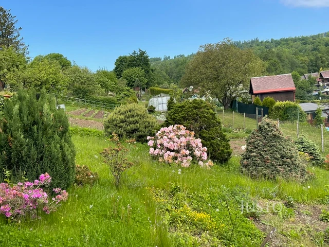 Prodej chaty 12 m² s pozemkem 400 m²