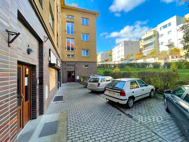 Prodej 2+1 54 m² + parkování