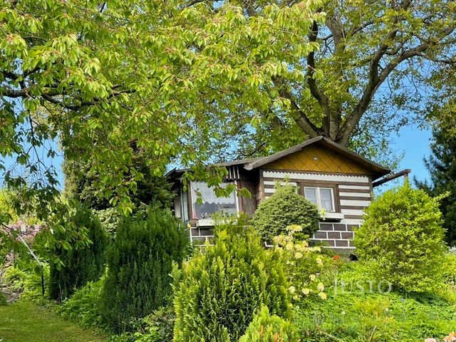 Prodej chaty 12 m² s pozemkem 400 m²