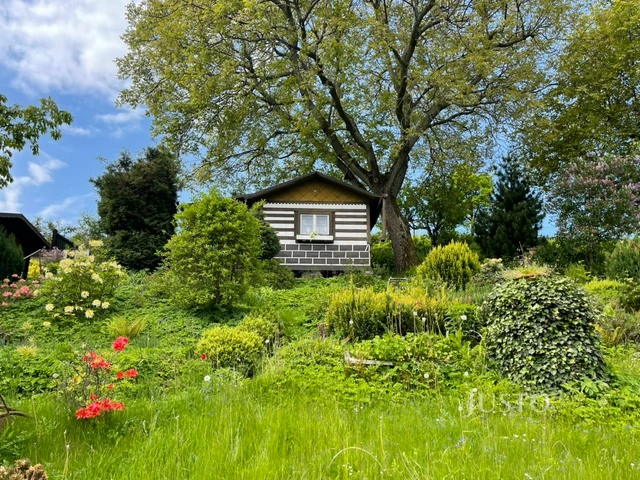 Prodej chaty 12 m² s pozemkem 400 m²