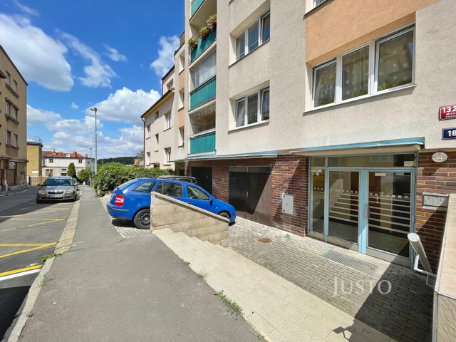 Prodej 4+1 72 m² + terasa 3 m² + lodžie 9 m²