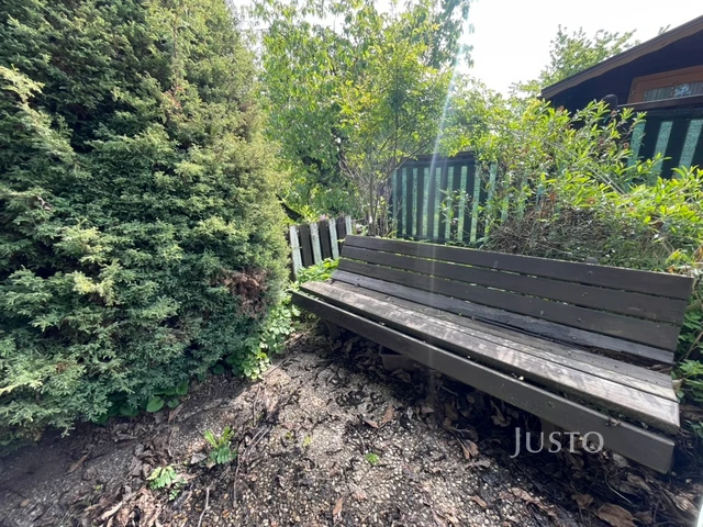 Prodej chaty 12 m² s pozemkem 400 m²