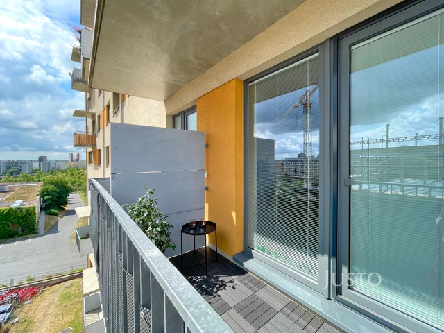 Prodej 3+kk 82 m² + lodžie 3 m² + balkón 3 m² + garáž