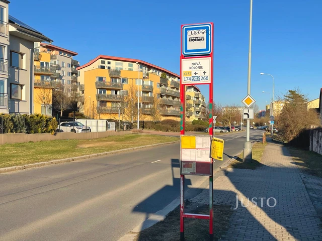 Prodej 2+kk 53 m² + zahrádka 19 m² + terasa 29 m² + parkování