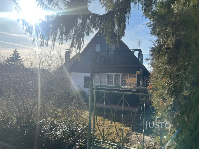 Prodej chaty 55 m² s pozemkem 331 m² + terasa 4 m²