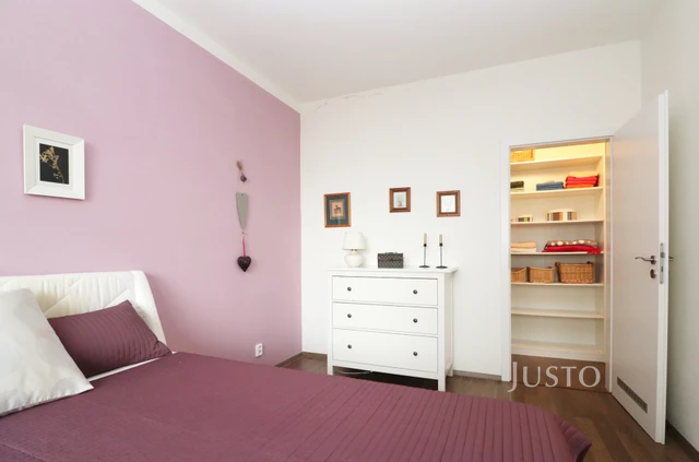 Pronájem 2+kk 59 m² + terasa 7 m² + parkování