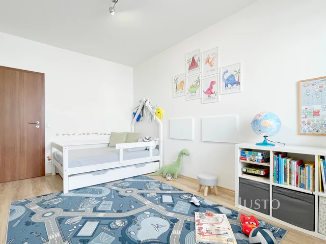 Prodej 3+kk 82 m² + lodžie 3 m² + balkón 3 m² + garáž