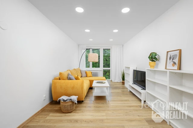 Pronájem 3+1 65 m² + balkón 2 m²