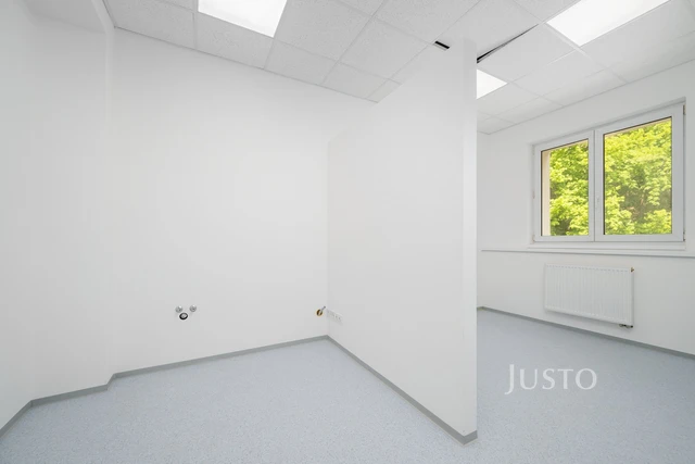 Pronájem kanceláří 30 m²