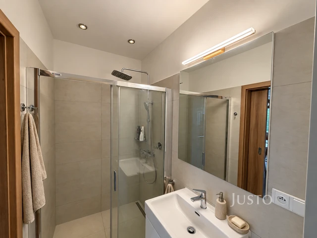 Pronájem 2+kk 47 m² + zahrada + parkování