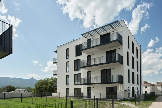 Prodej 2+kk 58 m² + zahrada 115 m² + terasa 15 m² + parkování