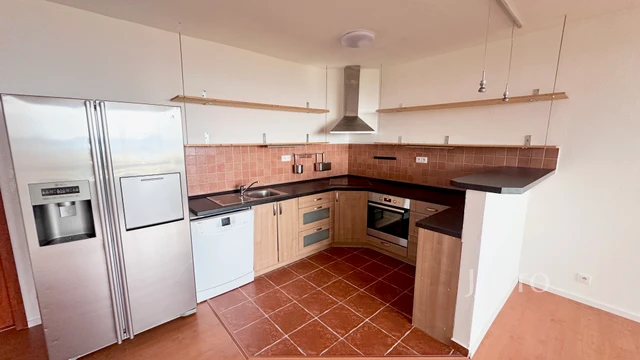 Pronájem 3+kk 67 m² + lodžie 9 m²
