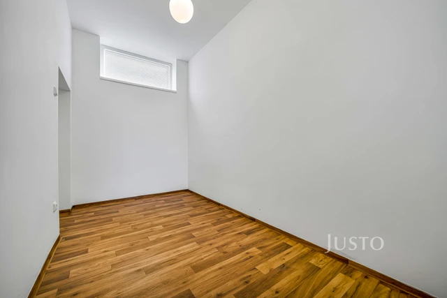 Prodej 1+1 56 m² + zahrada 430 m² + parkování