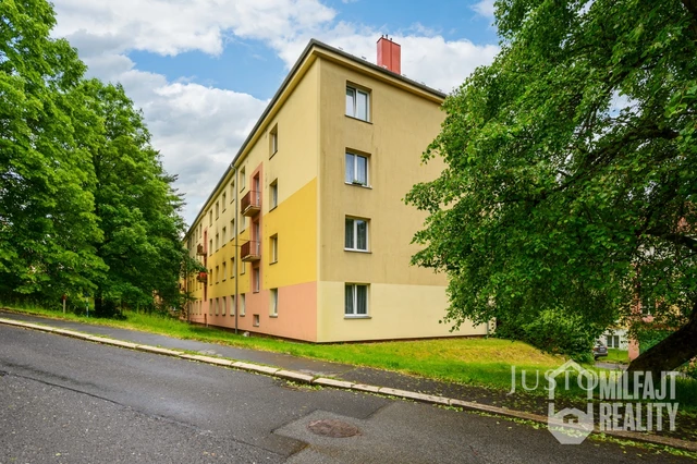 Pronájem 3+1 65 m² + balkón 2 m²