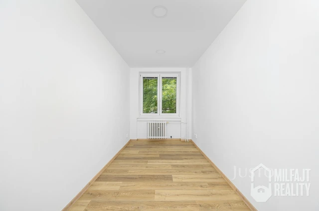 Pronájem 3+1 65 m² + balkón 2 m²