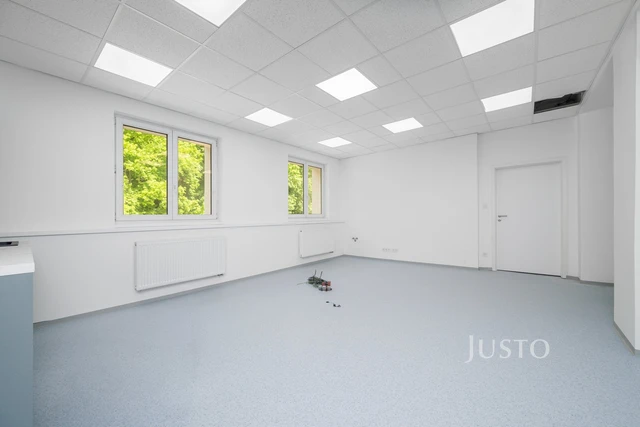 Pronájem kanceláří 30 m²
