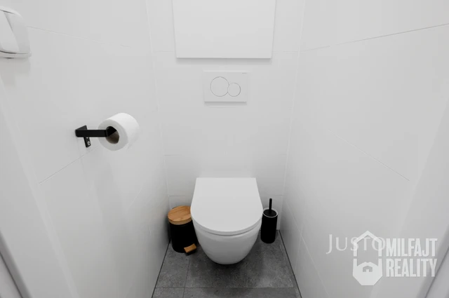 Pronájem 3+1 65 m² + balkón 2 m²