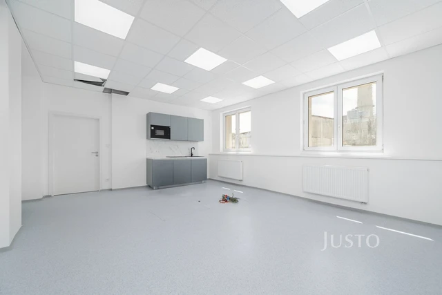 Pronájem kanceláří 30 m²