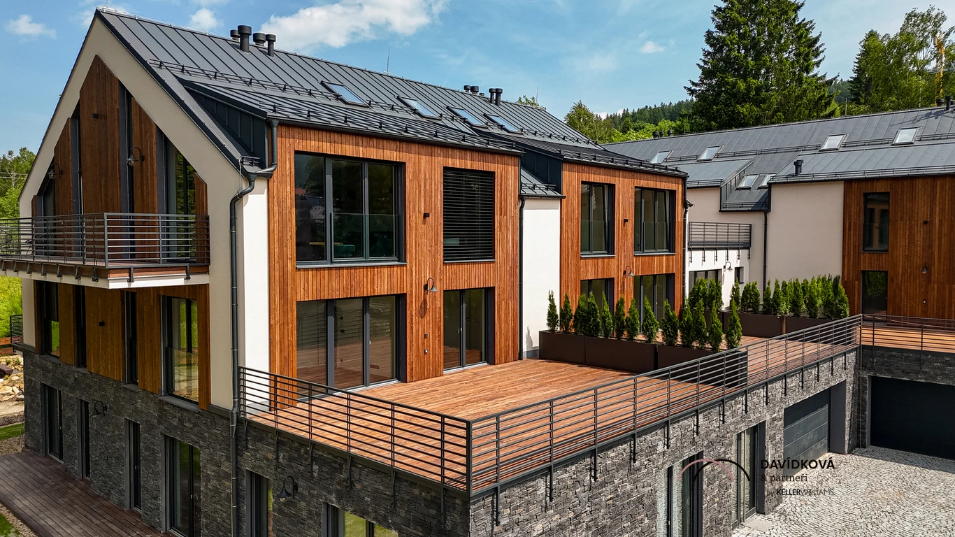 Prodej 2+kk 55 m² + terasa 52 m² + balkón 12 m² + parkování — Železná Ruda