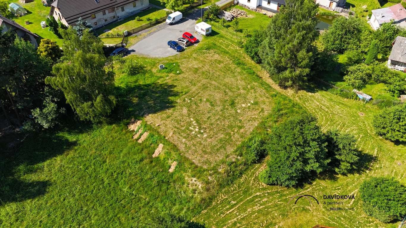 Prodej stavebního pozemku 980 m2 v klidné části obce Benátky - Ždírec nad Doubravou — fotografie 6