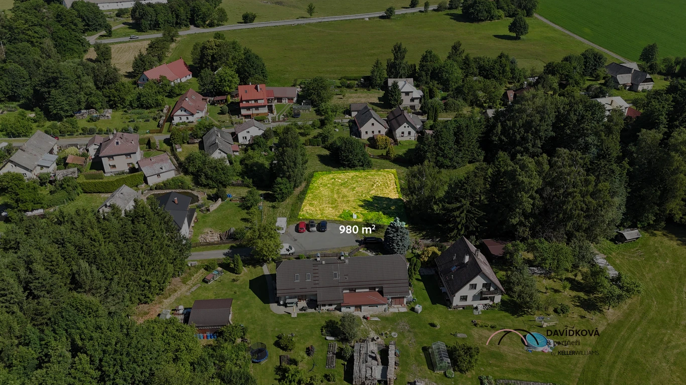 Prodej stavebního pozemku 980 m2 v klidné části obce Benátky - Ždírec nad Doubravou — Ždírec nad Doubravou – Benátky